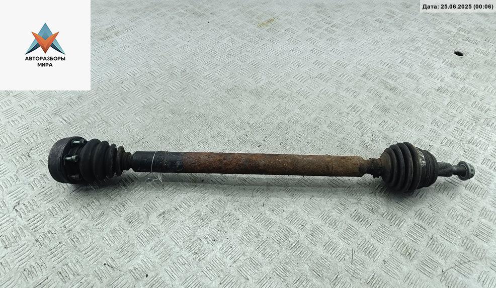 полуось передняя правая (приводной вал, ШРУС) Skoda Octavia mk1 (A4 1U) 1999, 1.6 л., бензин, МКПП, зелёный, универсал - фото №1