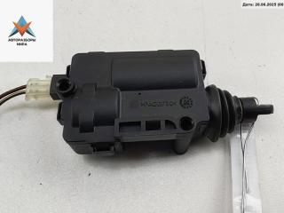 активатор замка багажника Opel Zafira 1 поколение (A) 2002, 2.0 л., дизель, МКПП, синий, минивэн, 13118786