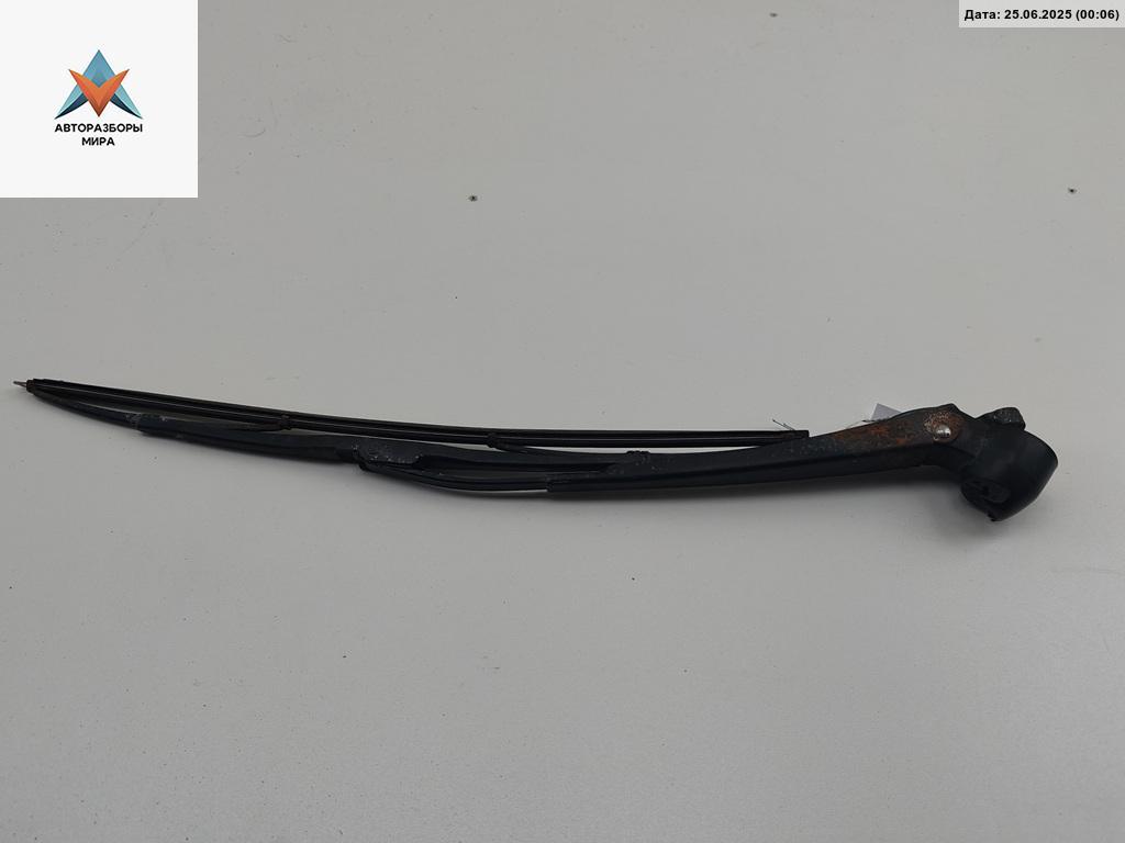 Щеткодержатель (поводок стеклоочистителя) задний Mercedes-Benz C-Класс W203/S203/CL203 2003, 1.8 л., бензин, МКПП, серый, универсал, A2038201544 - фото №1