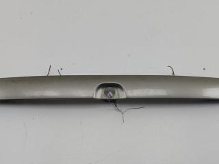 накладка подсветки номера Opel Omega B 1997, 2.0 л., бензин, АКПП, жёлтый, универсал, 90379079