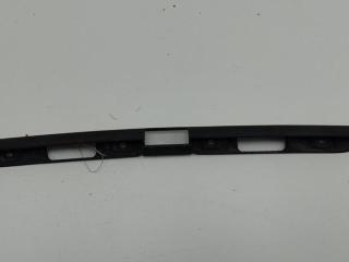 накладка подсветки номера Volkswagen Golf 3 поколение 1995, 1.6 л., бензин, МКПП, красный, хетчбэк 3 дв., 1H682757