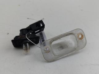 подсветка номера Volkswagen Golf 3 поколение 1995, 1.6 л., бензин, МКПП, красный, хетчбэк 3 дв., 1H6943167B