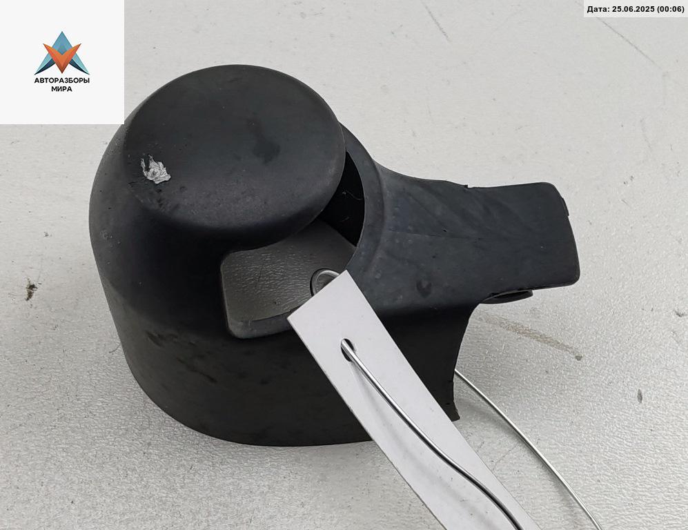 крышка поводка стеклоочистителя Volkswagen Golf 5 поколение 2007, 1.4 л., бензин, МКПП, серый, хетчбэк 5 дв. - фото №1