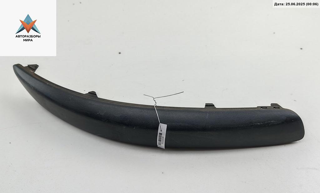 молдинг переднего бампера Volkswagen Golf 5 поколение 2005, 1.4 л., бензин, МКПП, серый, хетчбэк 3 дв., 1K0807718 - фото №1