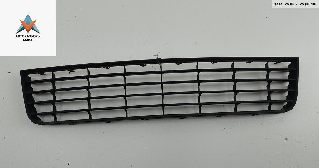 молдинг переднего бампера Volkswagen Golf 5 поколение 2005, 1.4 л., бензин, МКПП, серый, хетчбэк 3 дв., 1K0853677 - фото №1