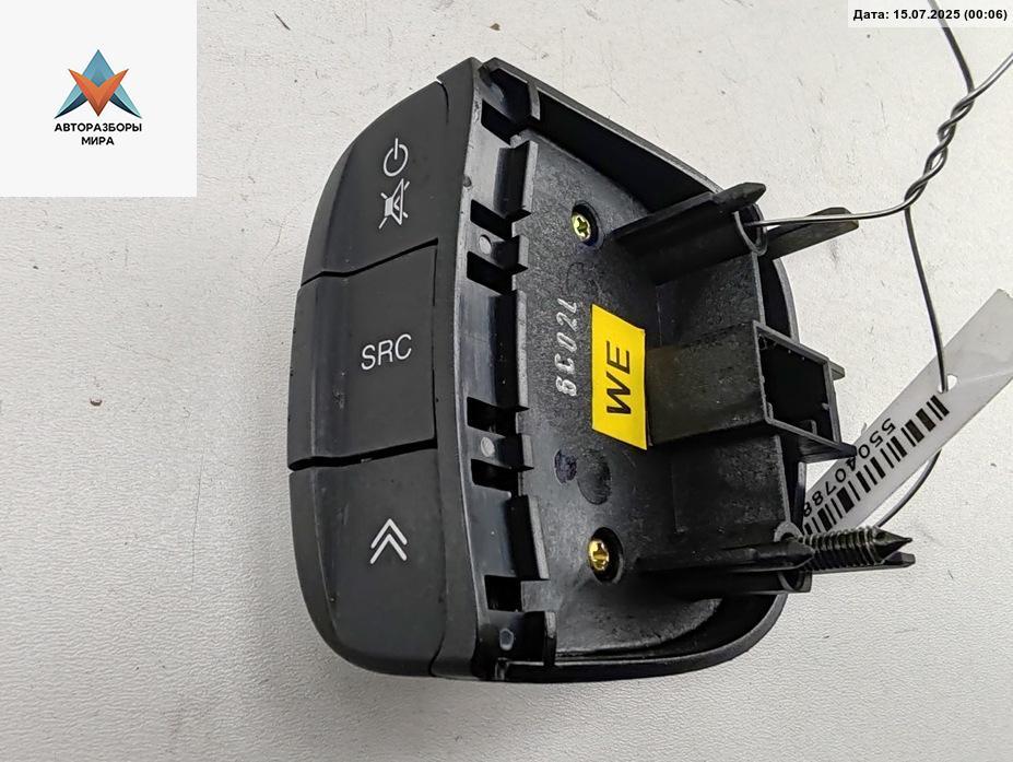 кнопки управления на руле Chevrolet Nubira 1 поколение 2006, 1.6 л., бензин, МКПП, серый, универсал - фото №1