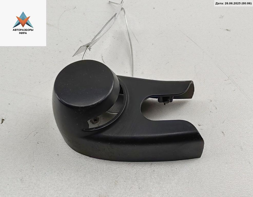 крышка поводка стеклоочистителя SEAT Leon 2 поколение 2006, 1.6 л., бензин, МКПП, жёлтый, хетчбэк 5 дв., 5P0955435 - фото №1