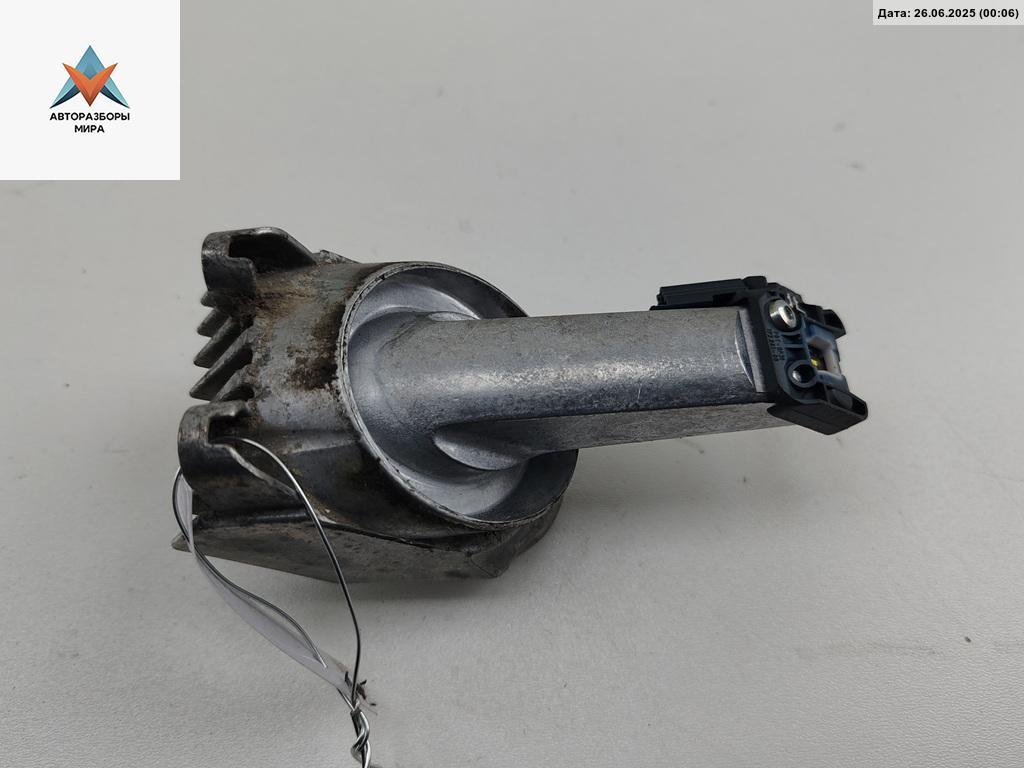 лампочка BMW 5 серия F07/F10/F11 2012, 3.0 л., дизель, АКПП, чёрный, универсал, 172261-00 - фото №1