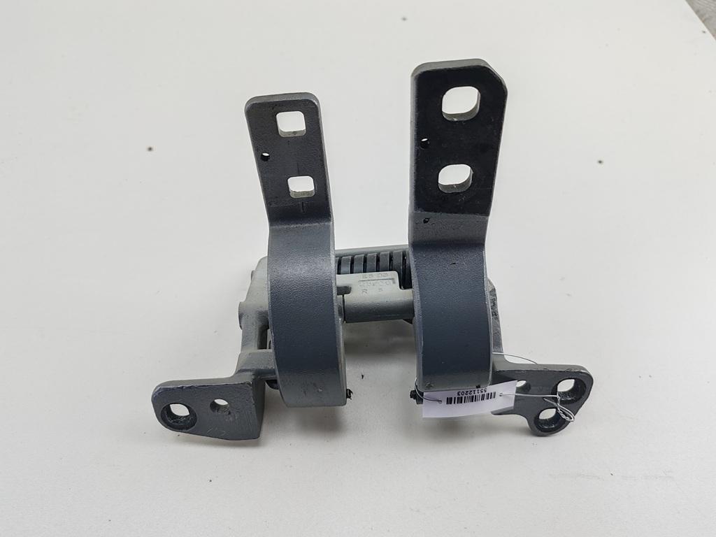 петля крышки багажника BMW 5 E60/E61 2006, серый, универсал, 7061384