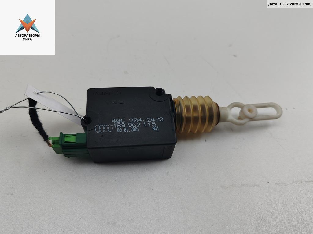 активатор замка багажника Audi A6 4B/C5 2000, 2.5 л., дизель, АКПП, серый, универсал, 4B9962115 - фото №1
