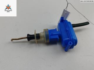 активатор замка багажника Audi 80 8C/B4 1994, 1.6 л., бензин, МКПП, серый, универсал, 893862153D