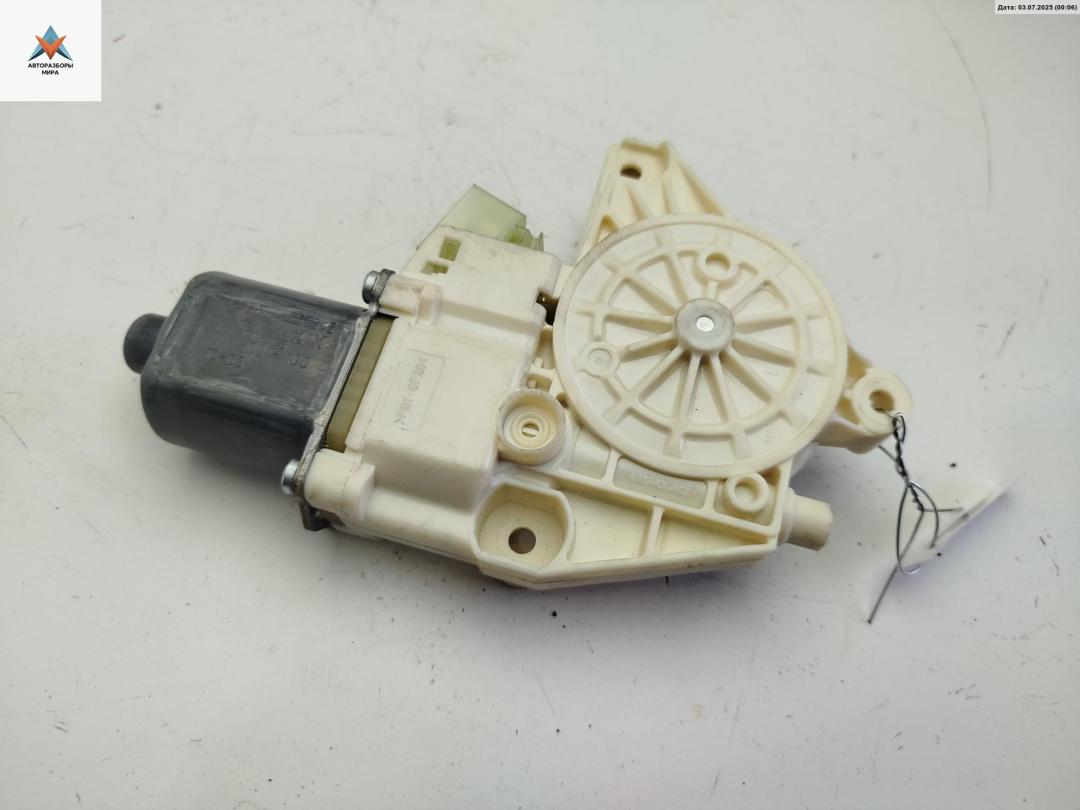 моторчик стеклоподъемника задний правый Mercedes-Benz E-Класс W212/S212/C207/A207 2010, 3.0 л., дизель, АКПП, бежевый, универсал, 0130822504 - фото №1