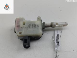 активатор замка багажника Audi A6 4B/C5 [рестайлинг] 2002, 3.0 л., бензин, АКПП, серый, универсал, 4B0962115