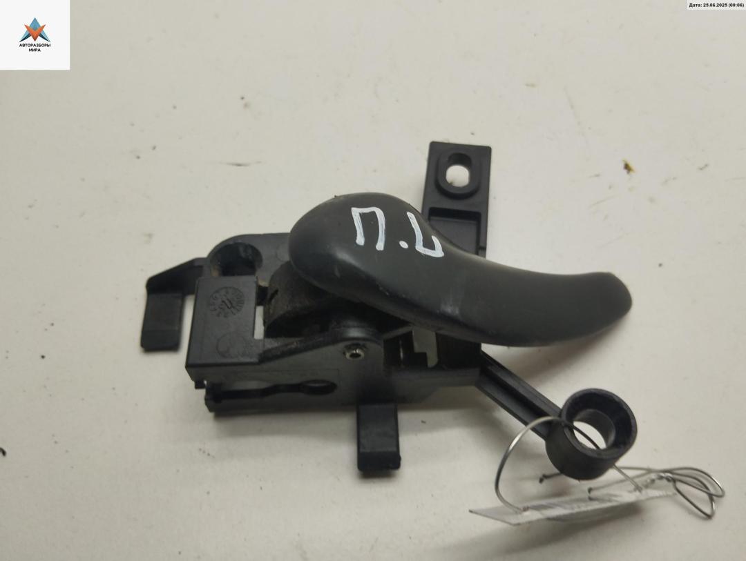 ручка внутренняя передняя левая Ford Galaxy 1 поколение 1998, 2.0 л., бензин, МКПП, красный, минивэн, 7MO837019A - фото №1