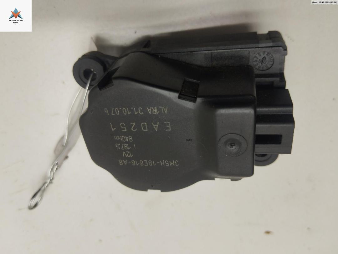 моторчик заслонки печки Ford Mondeo 4 поколение 2007, 2.0 л., дизель, АКПП, серый, универсал, 3M5H19E616AB - фото №1