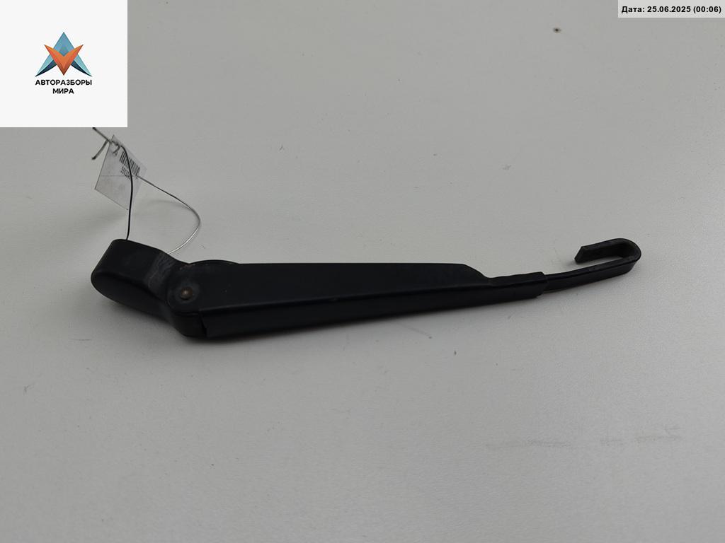 Щеткодержатель (поводок стеклоочистителя) задний Ford C-Max 1 поколение 2006, 1.8 л., бензин, АКПП, синий, минивэн, 3M5117526AA - фото №1