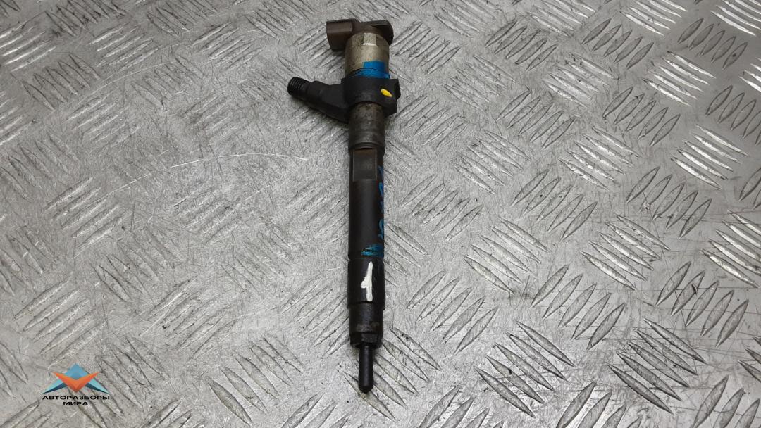 форсунка Mitsubishi ASX 1 поколение 2011, 1.8 л., дизель, МКПП, внедорожник 5 дв., 1465A323 - фото №1