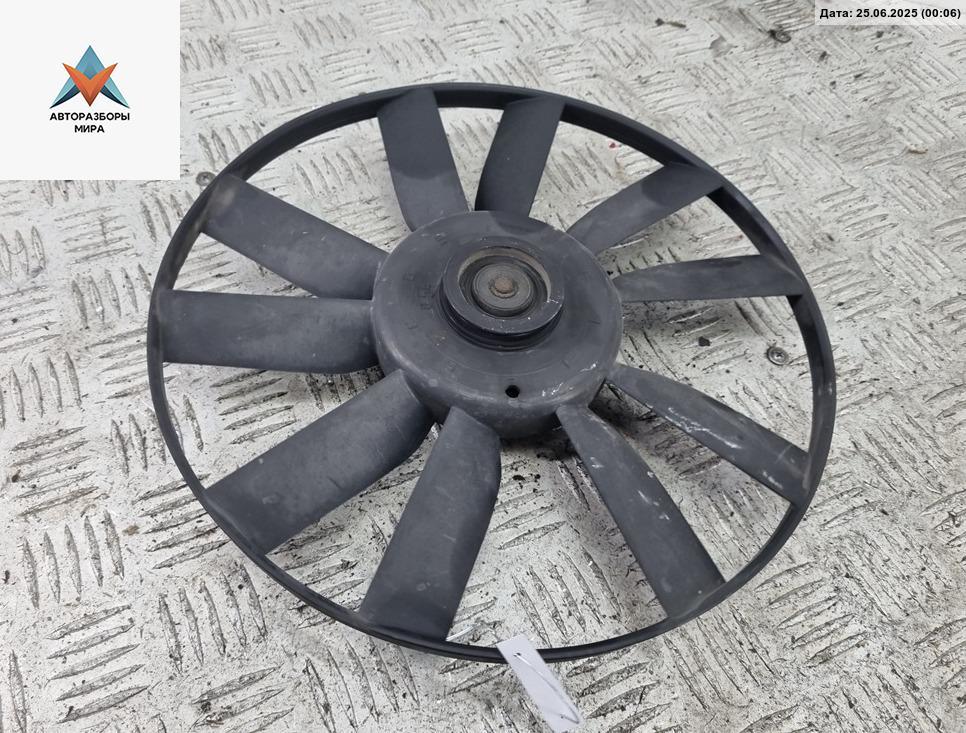 вентилятор радиатора Volkswagen Passat B4 1996, 1.8 л., бензин, МКПП, синий, универсал, 1H0119113 - фото №1