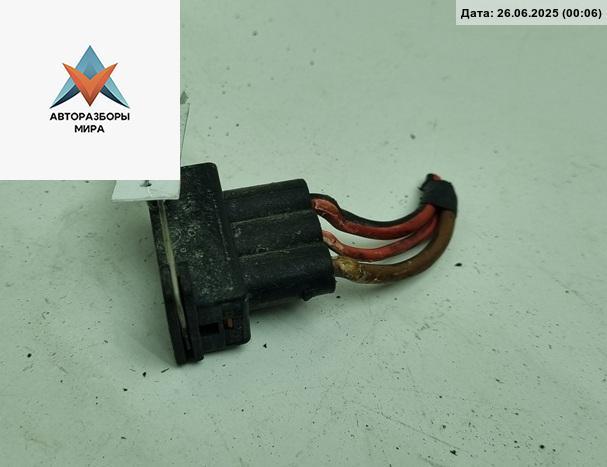 разъем (фишка) проводки Volkswagen Passat B4 1996, 1.8 л., бензин, МКПП, синий, универсал, 1H0906233 - фото №1