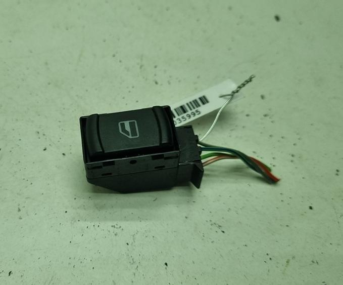 кнопка стеклоподъемника заднего левого Volkswagen Passat B5 1999, 1.8 л., бензин, МКПП, синий, универсал, 1J0959855