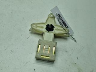 кронштейн (крепление) Volkswagen Passat B5 1999, 1.8 л., бензин, МКПП, синий, универсал, 3B0839833