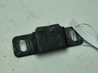 кронштейн (крепление) Volkswagen Passat B5+ (GP) 2004, 2.0 л., дизель, МКПП, серый, универсал, 4D0260427