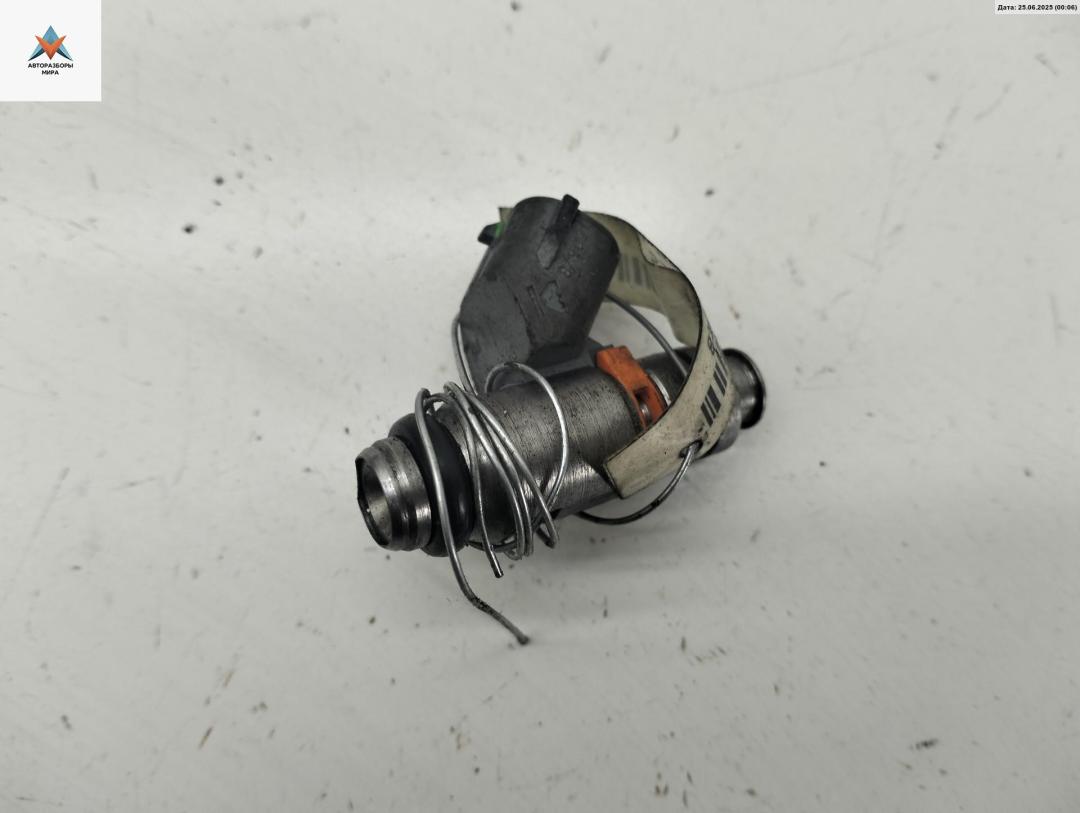 форсунка Volkswagen Golf 4 поколение 2003, 1.6 л., бензин, МКПП, серый, хетчбэк 5 дв., 036031G - фото №1