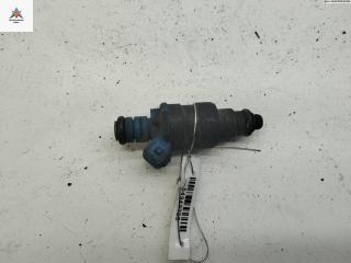 форсунка Volkswagen Passat B4 1996, 1.6 л., бензин, МКПП, зелёный, универсал, 037906031AD