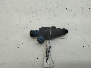 форсунка Volkswagen Passat B4 1996, 1.6 л., бензин, МКПП, зелёный, универсал, 037906031AD