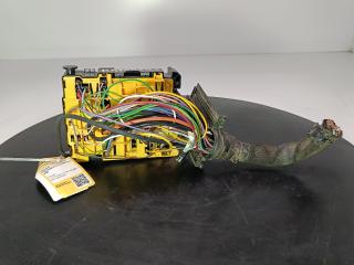 блок предохранителей Citroen C4 Picasso 2 поколение [рестайлинг] 2017, цвет, 9804848580