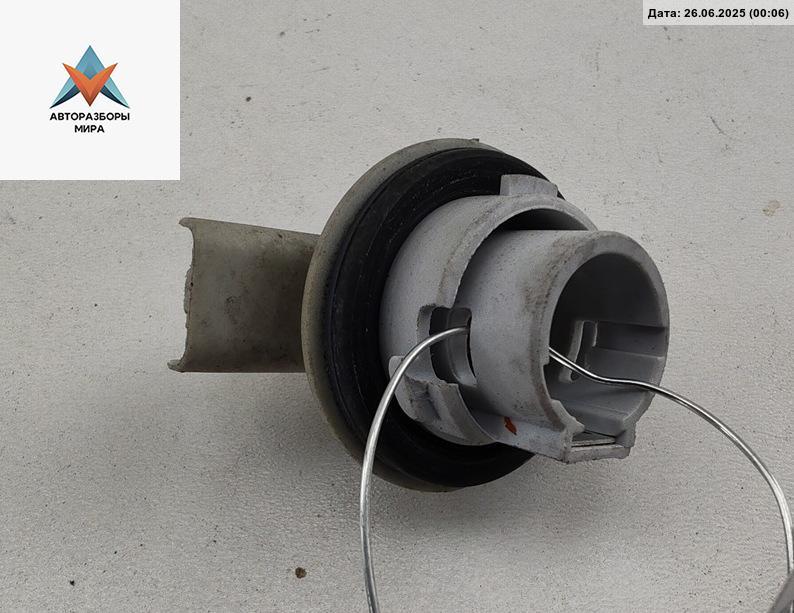 Патрон лампы указателя поворота Citroen Xsara Picasso 1 поколение 2002, 1.8 л., бензин, МКПП, серый, минивэн - фото №1