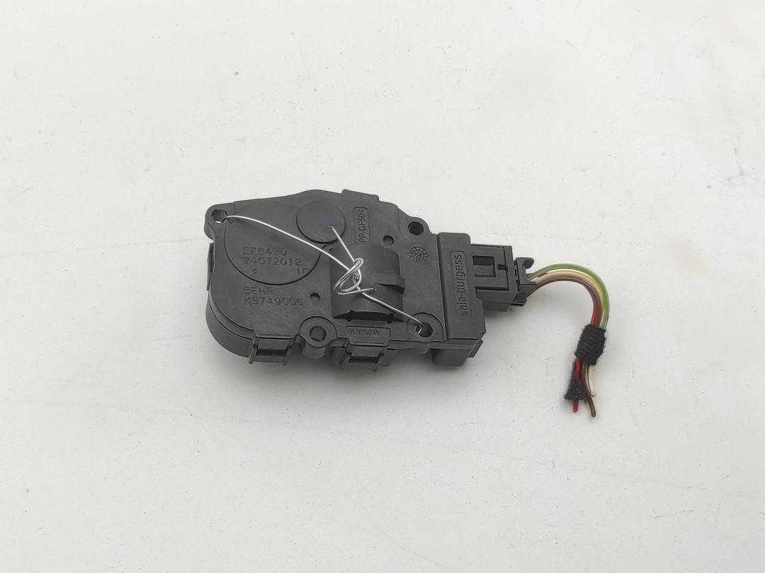 моторчик заслонки печки BMW 5 F10/F11 2012, 3.0 л., дизель, АКПП, чёрный, универсал, K9749006, 12062012