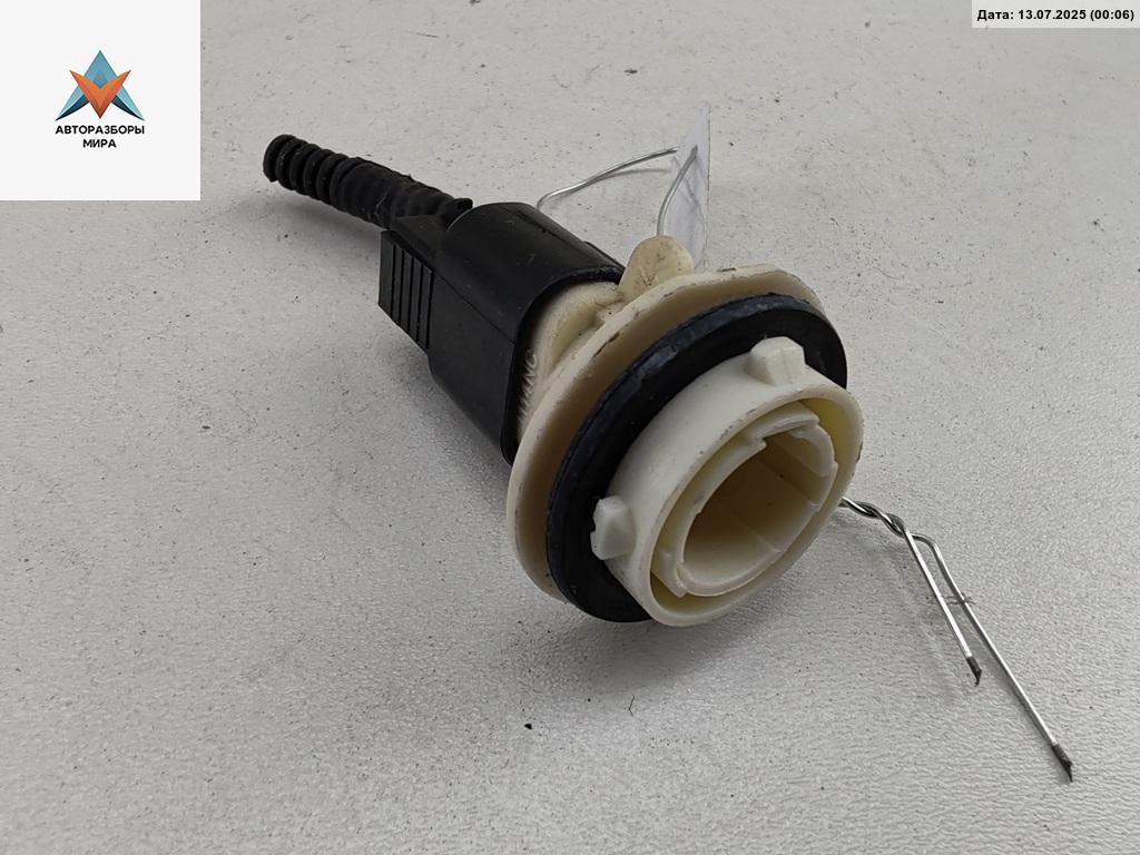 Патрон лампы указателя поворота Kia Carnival VQ 2005, 2.9 л., дизель, МКПП, серый, минивэн - фото №1