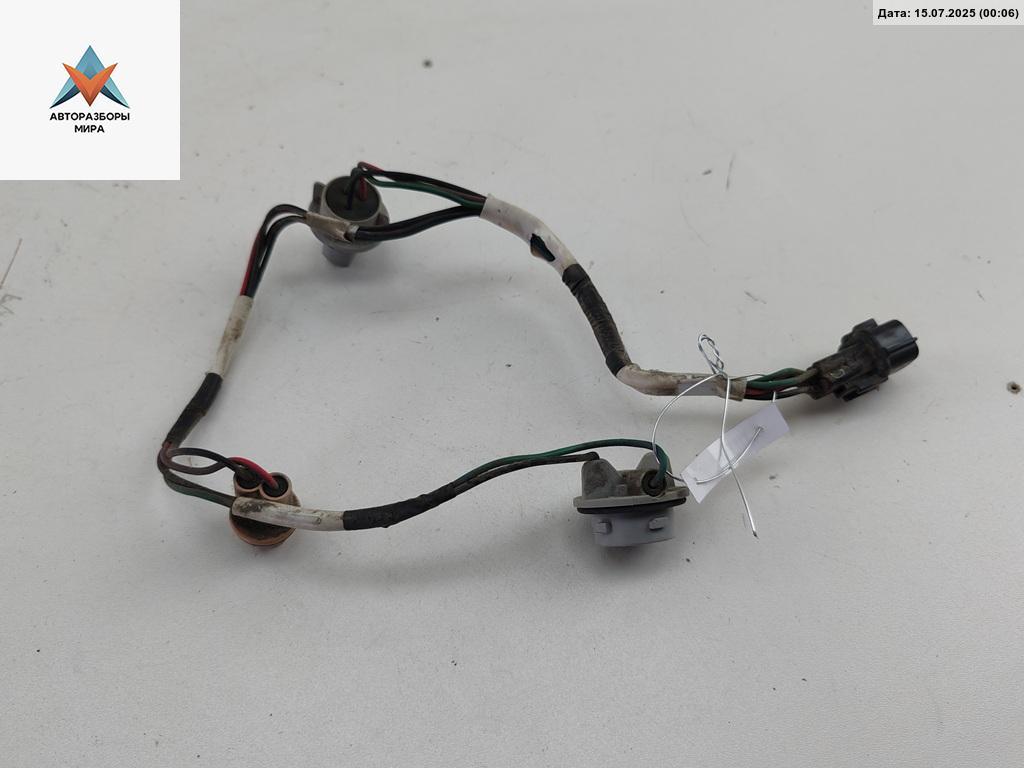 Патрон лампы фонаря Mitsubishi Lancer 9 поколение 2003, 1.6 л., бензин, МКПП, чёрный, универсал - фото №1