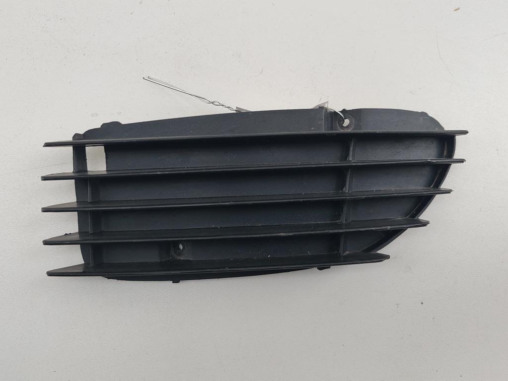 заглушка (решетка) в бампер Opel Omega B 1997, 2.0 л., бензин, АКПП, жёлтый, универсал, 90458186