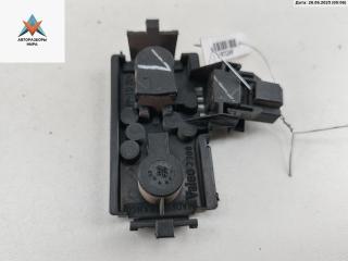 панель заднего левого фонаря Nissan Primera P11 2001, 1.8 л., бензин, МКПП, серый, хетчбэк 5 дв.