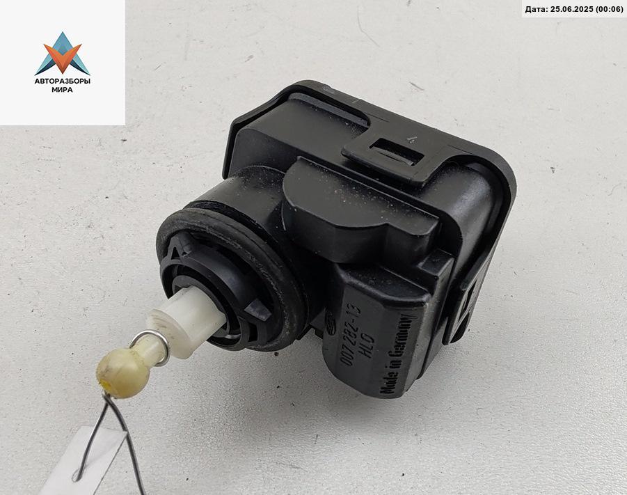 корректор фар Audi A6 4B/C5 1999, 2.4 л., бензин, МКПП, серый, седан, 00728213 - фото №1