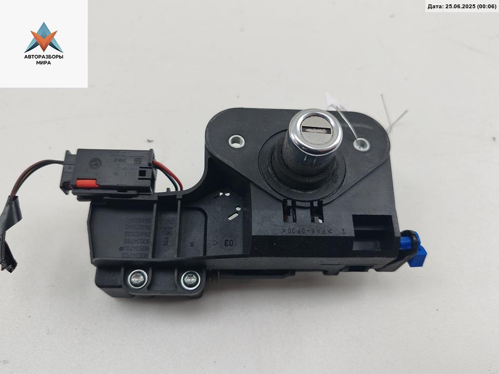 кнопка открытия багажника Opel Meriva 1 поколение (A) 2003, 1.6 л., бензин, робот, серый, минивэн, 90534783 - фото №1