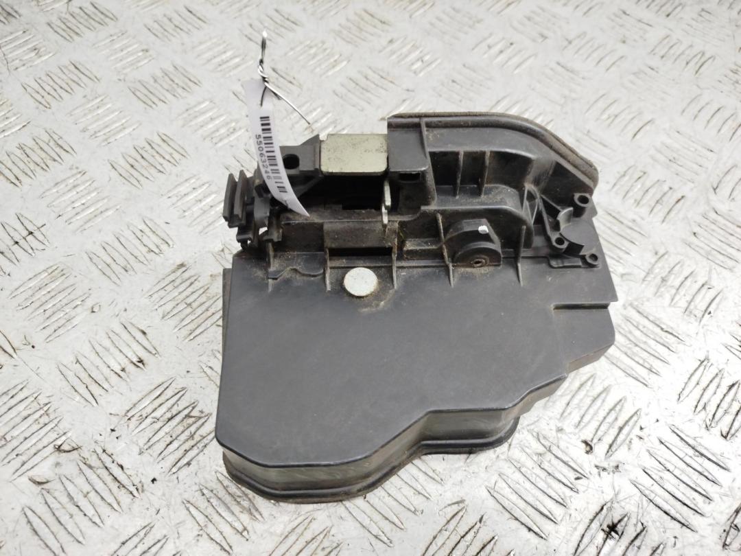 замок двери задней правой BMW X3 E83 2006, 3.0 л., бензин, АКПП, чёрный, внедорожник 5 дв., 7167076