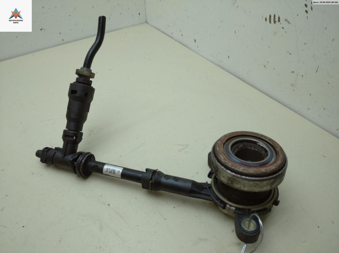 цилиндр сцепления рабочий Nissan Interstar 1 поколение 2008, 2.5 л., дизель, МКПП, белый, микроавтобус, 418038710 - фото №1