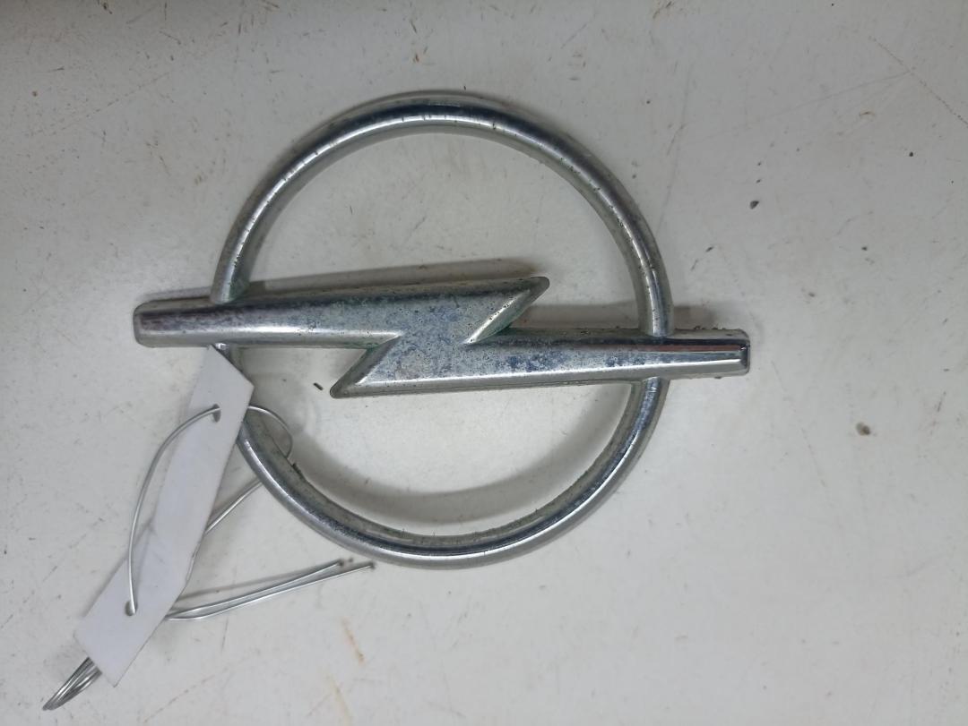 эмблема Opel Vectra B 1996, 1.8 л., бензин, МКПП, серый, седан, 90505733