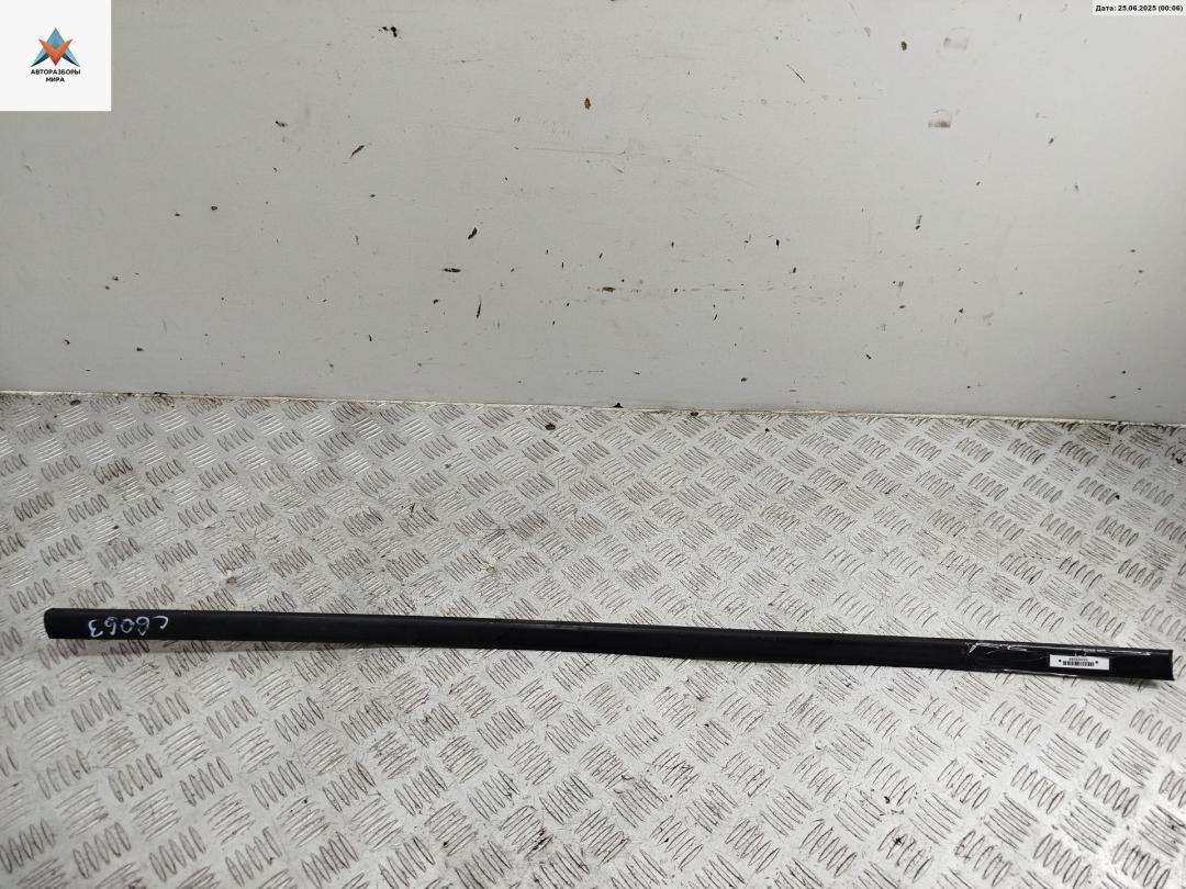 молдинг двери передней правой BMW 3 серия E46 1999, 2.0 л., бензин, МКПП, синий, седан, 8208450 - фото №1