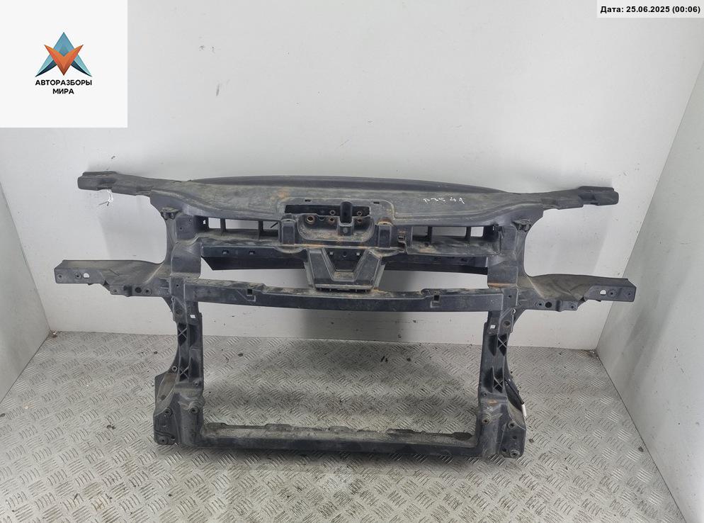 Рамка радиатора Volkswagen Touran 1 поколение 2005, 1.6 л., бензин, МКПП, серый, минивэн - фото №1