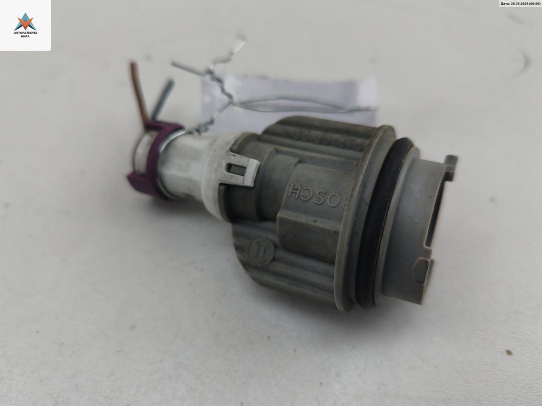 Патрон лампы указателя поворота Audi A4 B5 1997, 2.8 л., бензин, АКПП, серый, седан, PY21W - фото №1