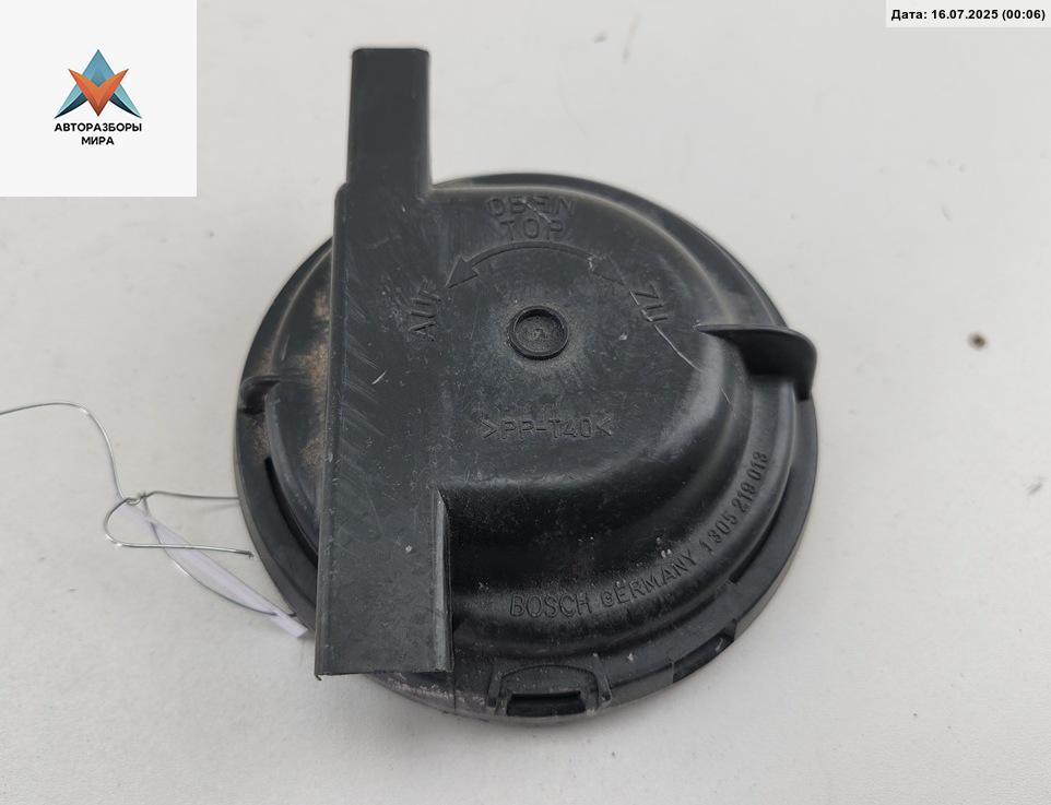 Крышка (заглушка) задняя фары Audi 80 8C/B4 1992, 2.0 л., бензин, МКПП, серый, седан, 1305219013 - фото №1