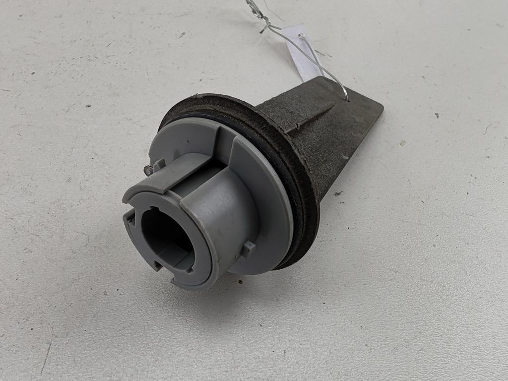 Патрон лампы указателя поворота Audi A6 C5 2002, 2.5 л., дизель, АКПП, серый, универсал, PY21W