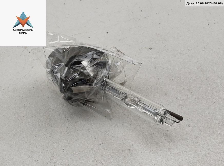 лампочка Audi A6 4B/C5 1999, 2.5 л., дизель, МКПП, серый, универсал, 8512 - фото №1