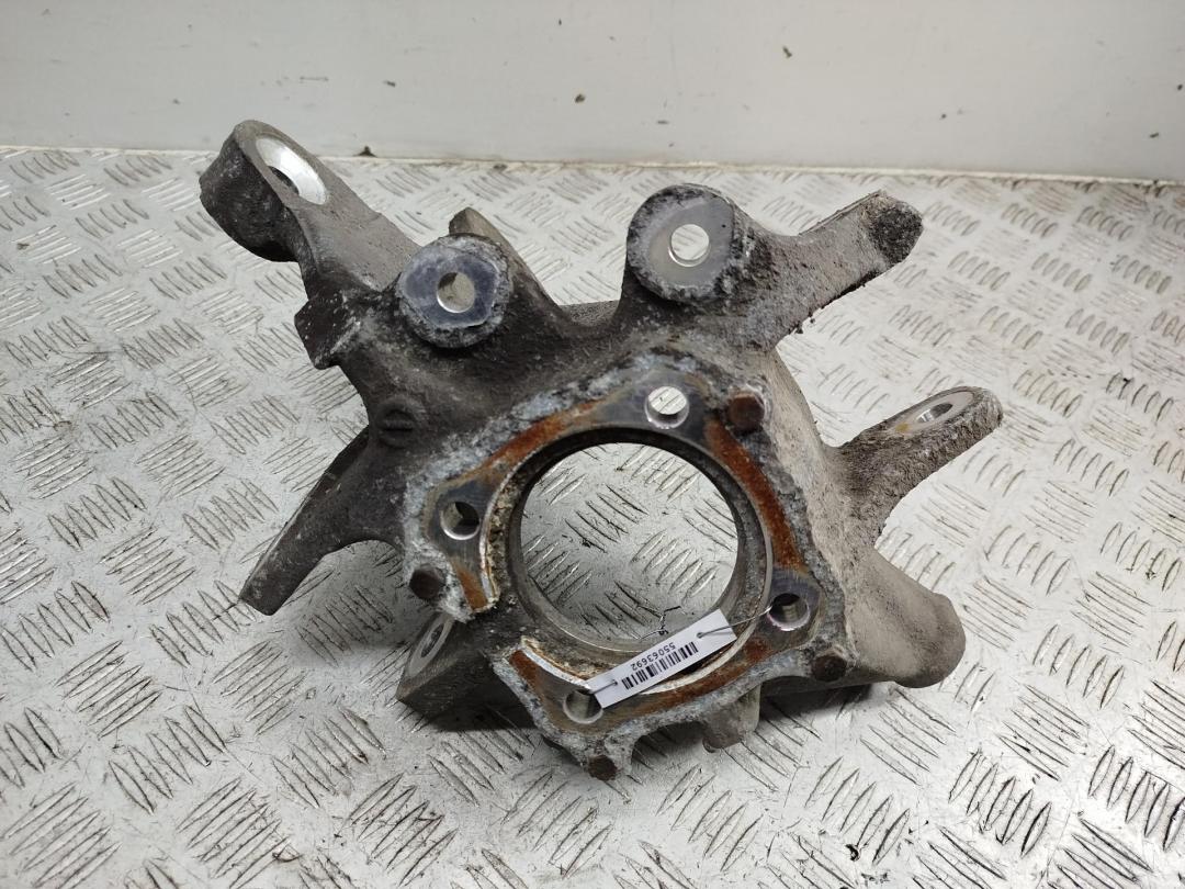 Кулак (корпус ступицы) задний правый BMW 5 F10/F11 2012, 3.0 л., дизель, АКПП, чёрный, универсал, 6796100