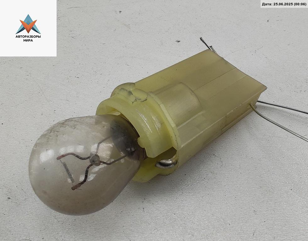 Патрон лампы фонаря BMW 5 серия E34 1990, 2.5 л., бензин, МКПП, синий, седан - фото №1