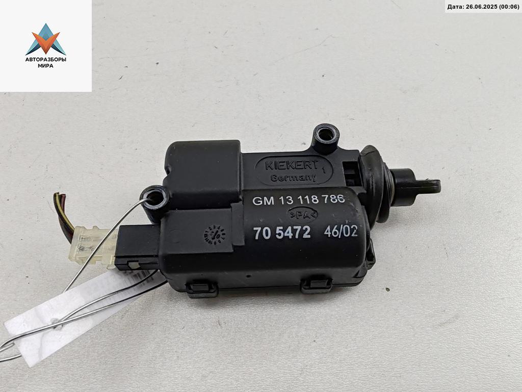 активатор замка багажника Opel Zafira 1 поколение (A) 2002, 2.2 л., бензин, МКПП, чёрный, минивэн, 13118786 - фото №1